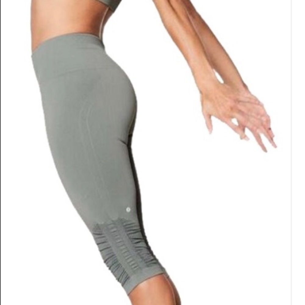 Lululemon Awakening Crop, Taryn Toomey, NWT, 8